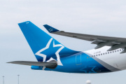 air transat nouvelles livre avion